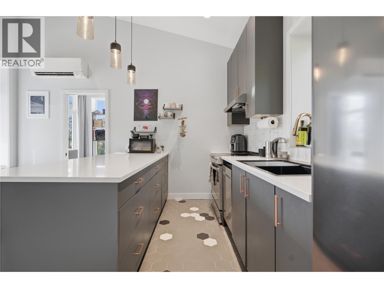 7636 Mountain Drive, Anglemont, BC - Indoor Photo Showing Kitchen