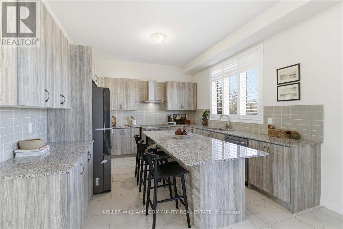 48 Golden Meadows Drive, Otonabee-South Monaghan, ON - Indoor Photo Showing Kitchen With Upgraded Kitchen