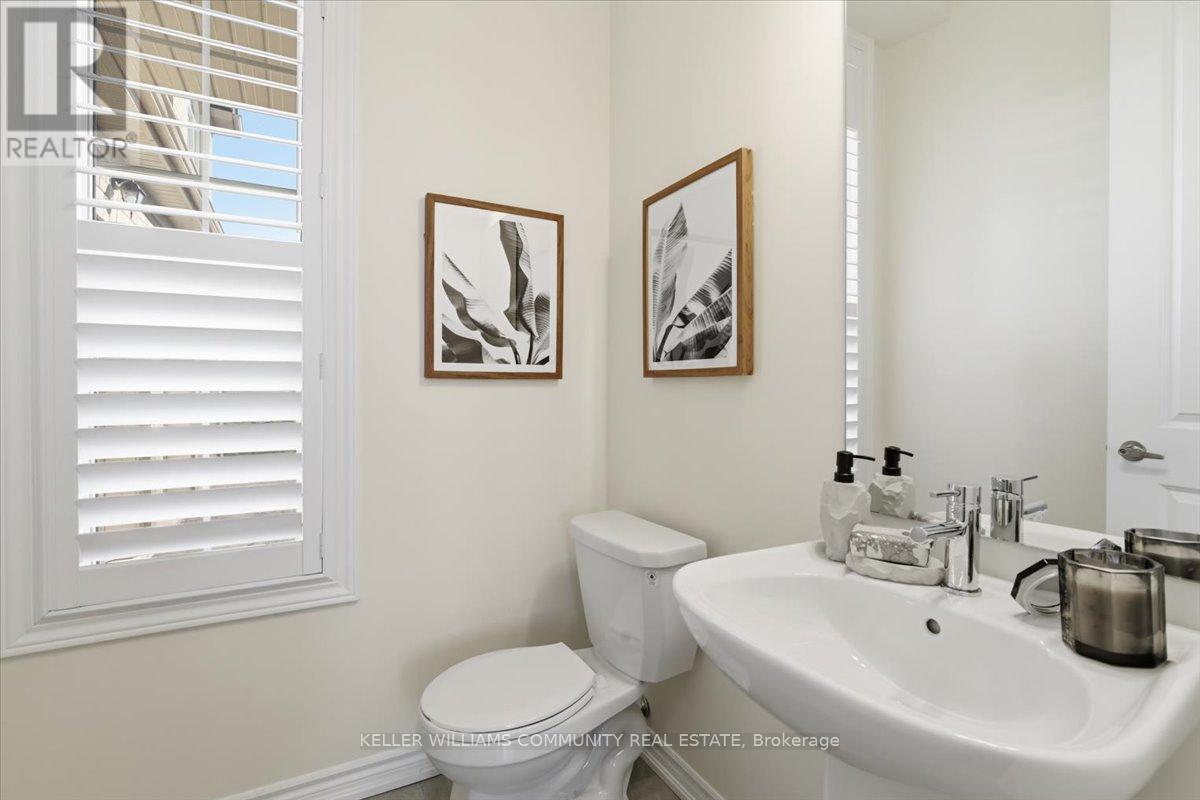 48 Golden Meadows Drive, Otonabee-South Monaghan, ON - Indoor Photo Showing Bathroom