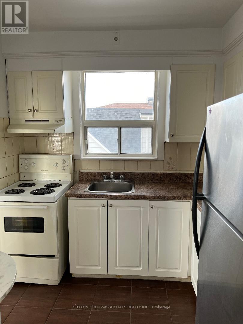 5 - 125 Ewart Avenue, Toronto, ON - Indoor Photo Showing Kitchen