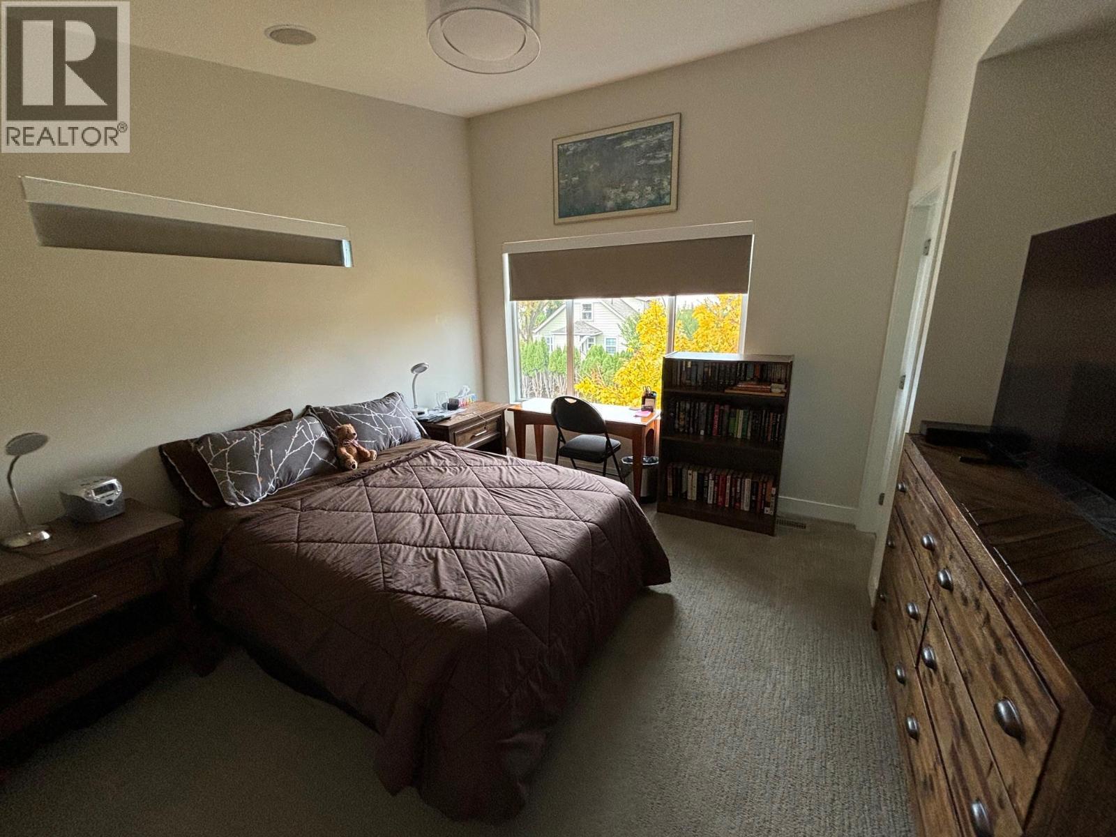 813 Rose Avenue, Kelowna, BC - Indoor Photo Showing Bedroom