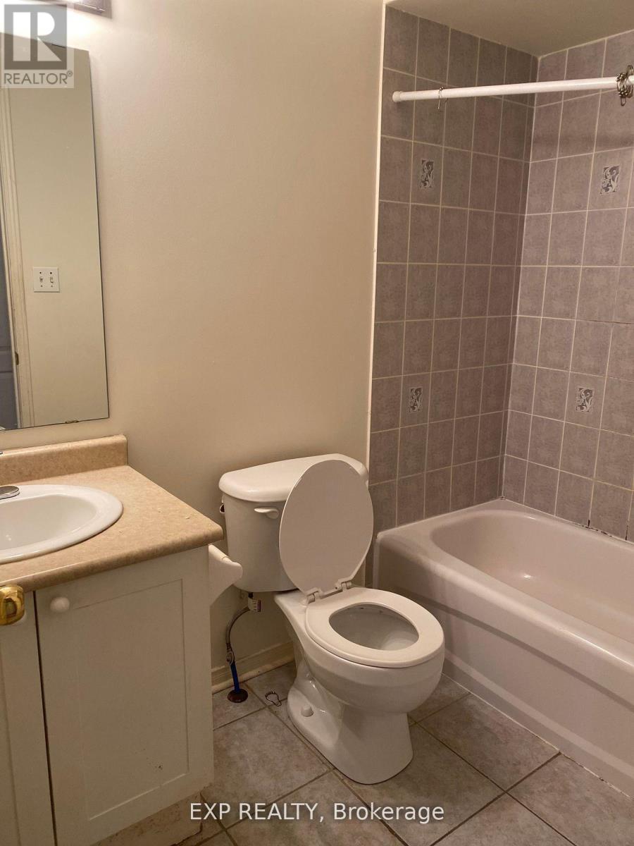 28 Wicklow Road, Brampton, ON - Indoor Photo Showing Bathroom