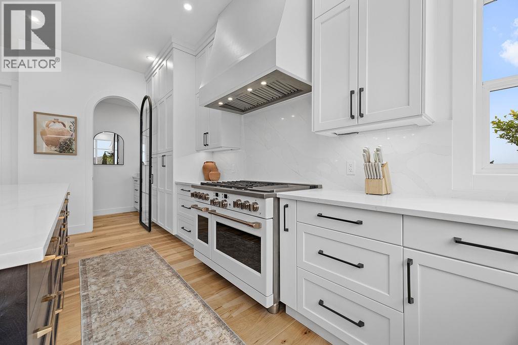 7236 L & A Road, Vernon, BC - Indoor Photo Showing Kitchen With Upgraded Kitchen