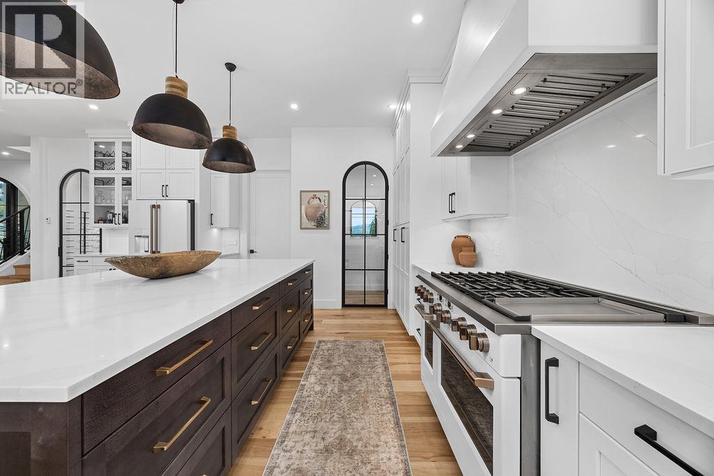 7236 L & A Road, Vernon, BC - Indoor Photo Showing Kitchen With Upgraded Kitchen