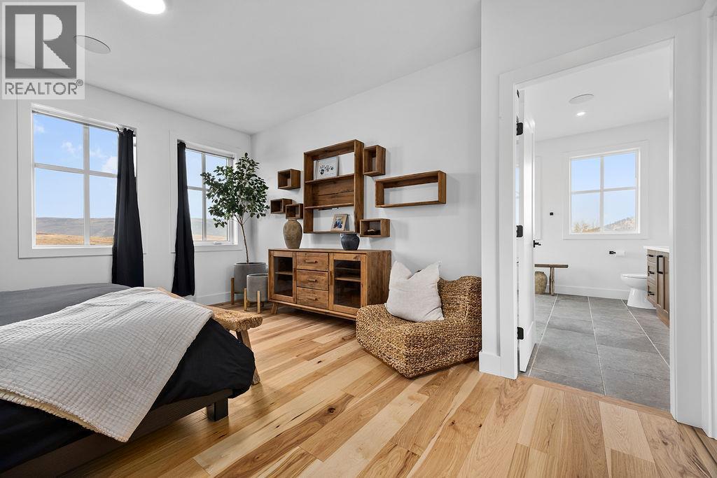 7236 L & A Road, Vernon, BC - Indoor Photo Showing Bedroom
