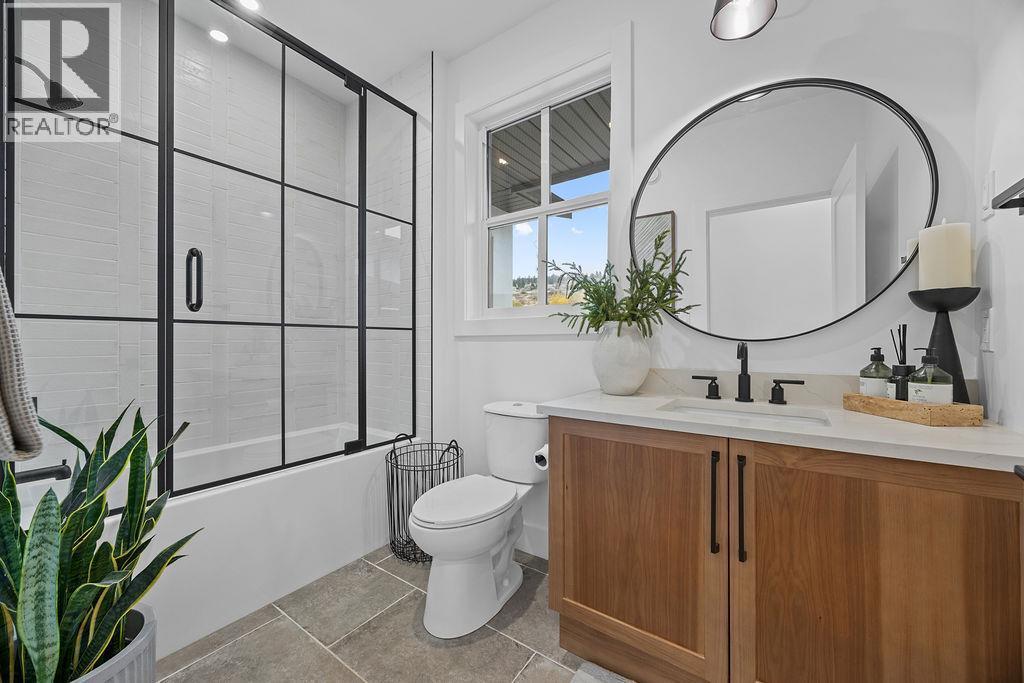 7236 L & A Road, Vernon, BC - Indoor Photo Showing Bathroom