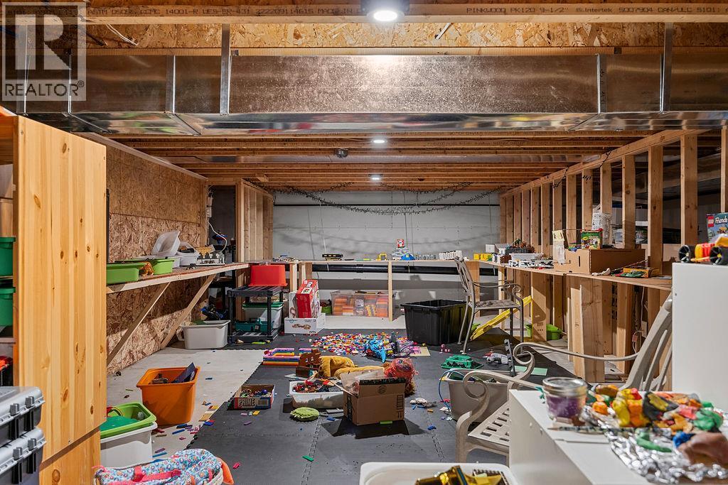 7236 L & A Road, Vernon, BC - Indoor