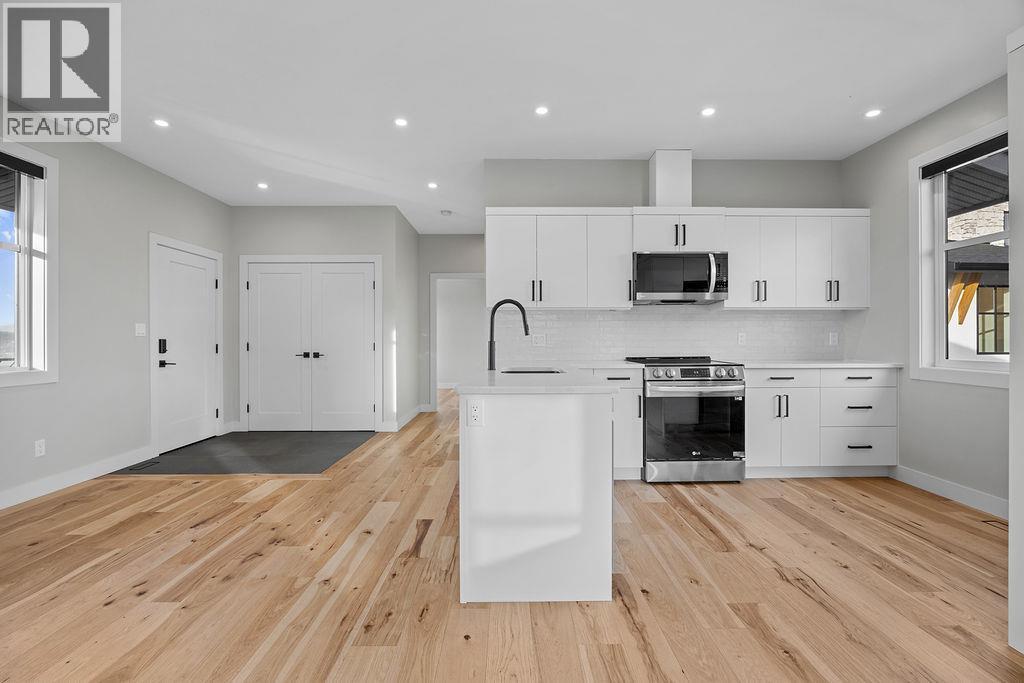 7236 L & A Road, Vernon, BC - Indoor Photo Showing Kitchen With Upgraded Kitchen