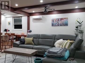 82 Laguna Parkway, Ramara, ON - Indoor Photo Showing Living Room