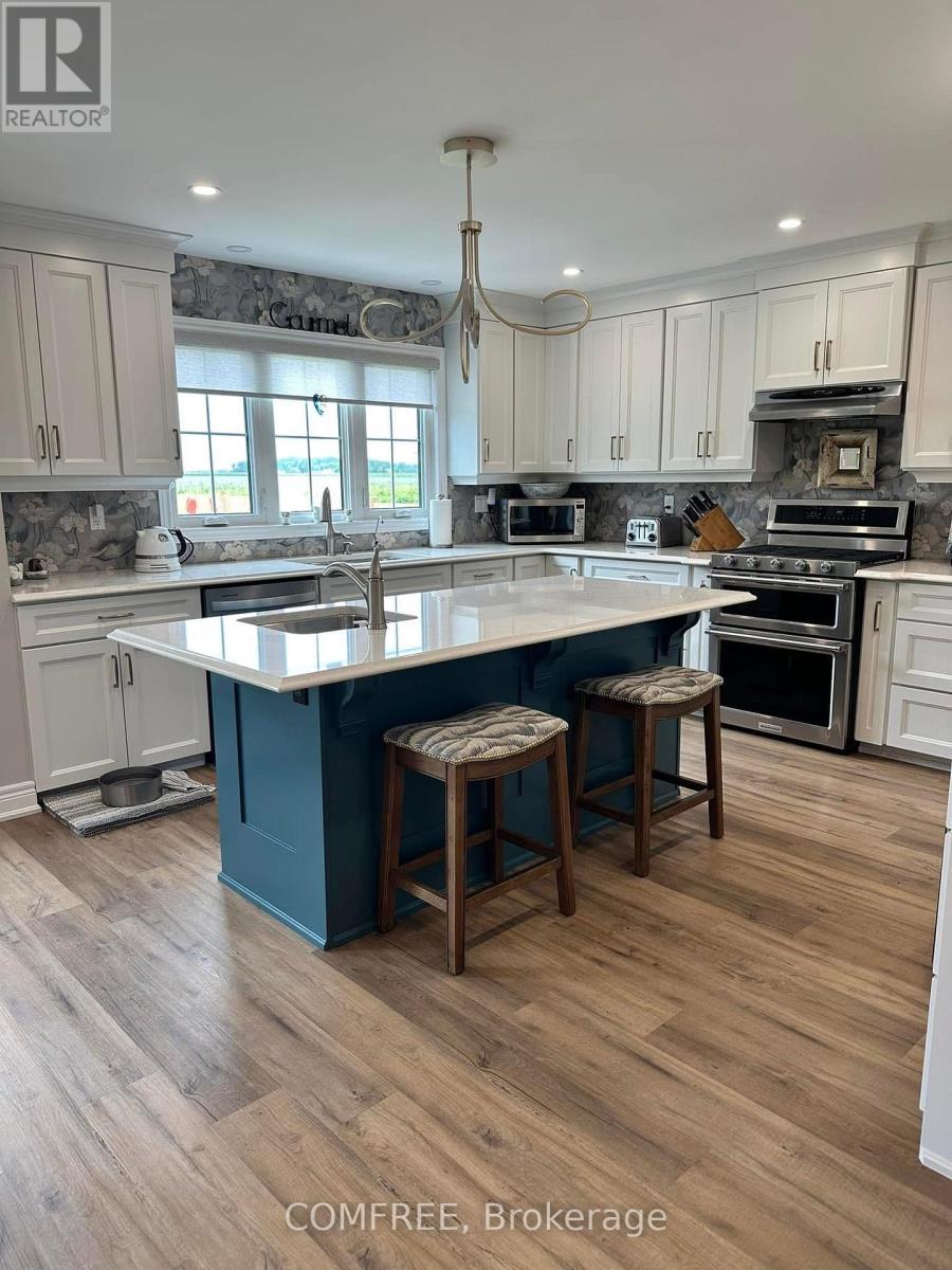 1372 Concession 6 Road, Niagara-On-The-Lake (Lakeshore), ON - Indoor Photo Showing Kitchen