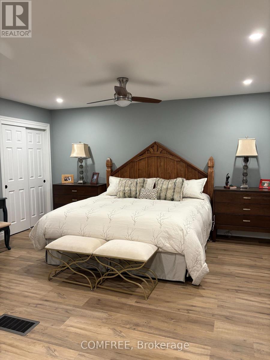 1372 Concession 6 Road, Niagara-On-The-Lake (Lakeshore), ON - Indoor Photo Showing Bedroom