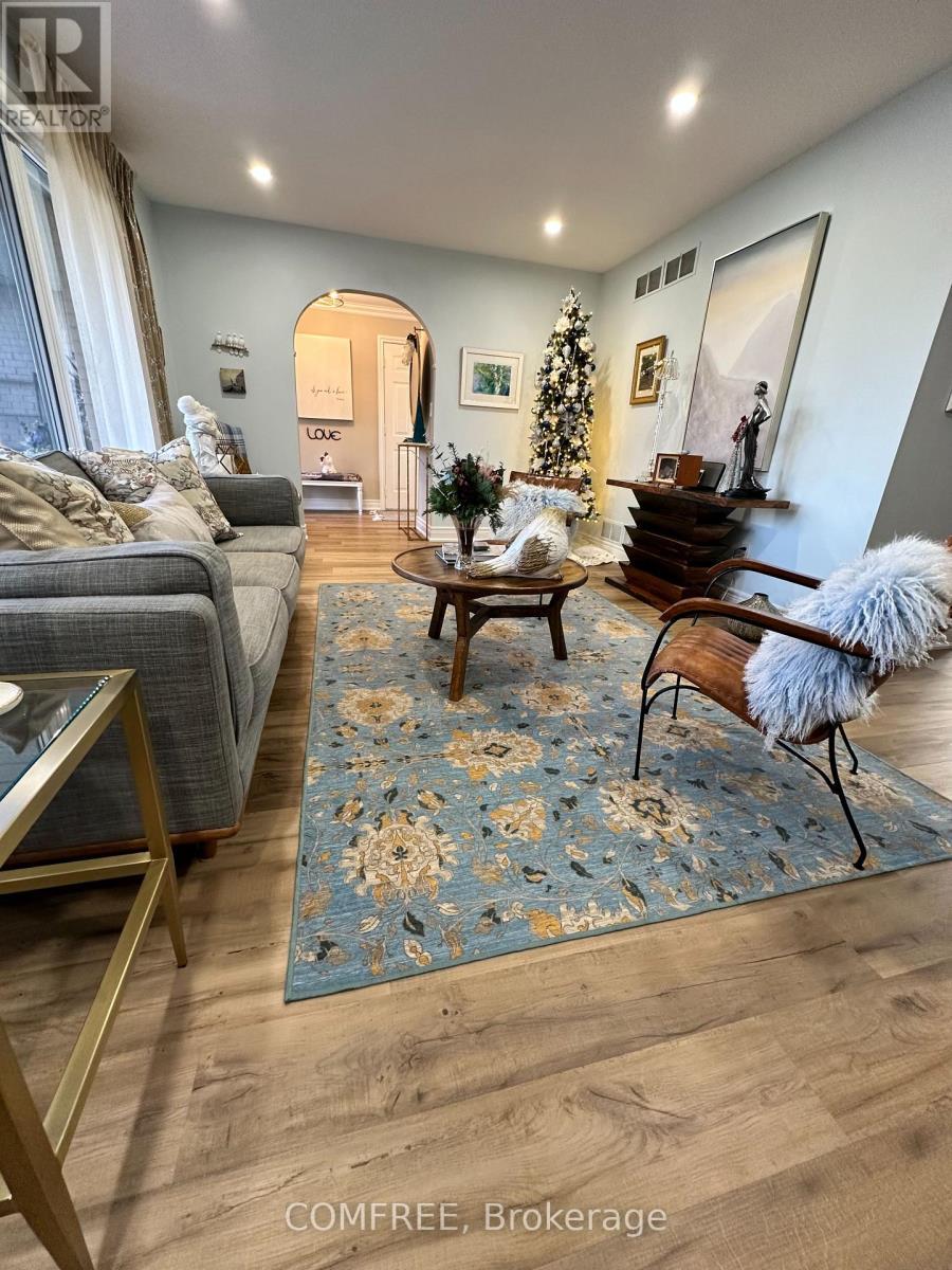 1372 Concession 6 Road, Niagara-On-The-Lake (Lakeshore), ON - Indoor Photo Showing Living Room