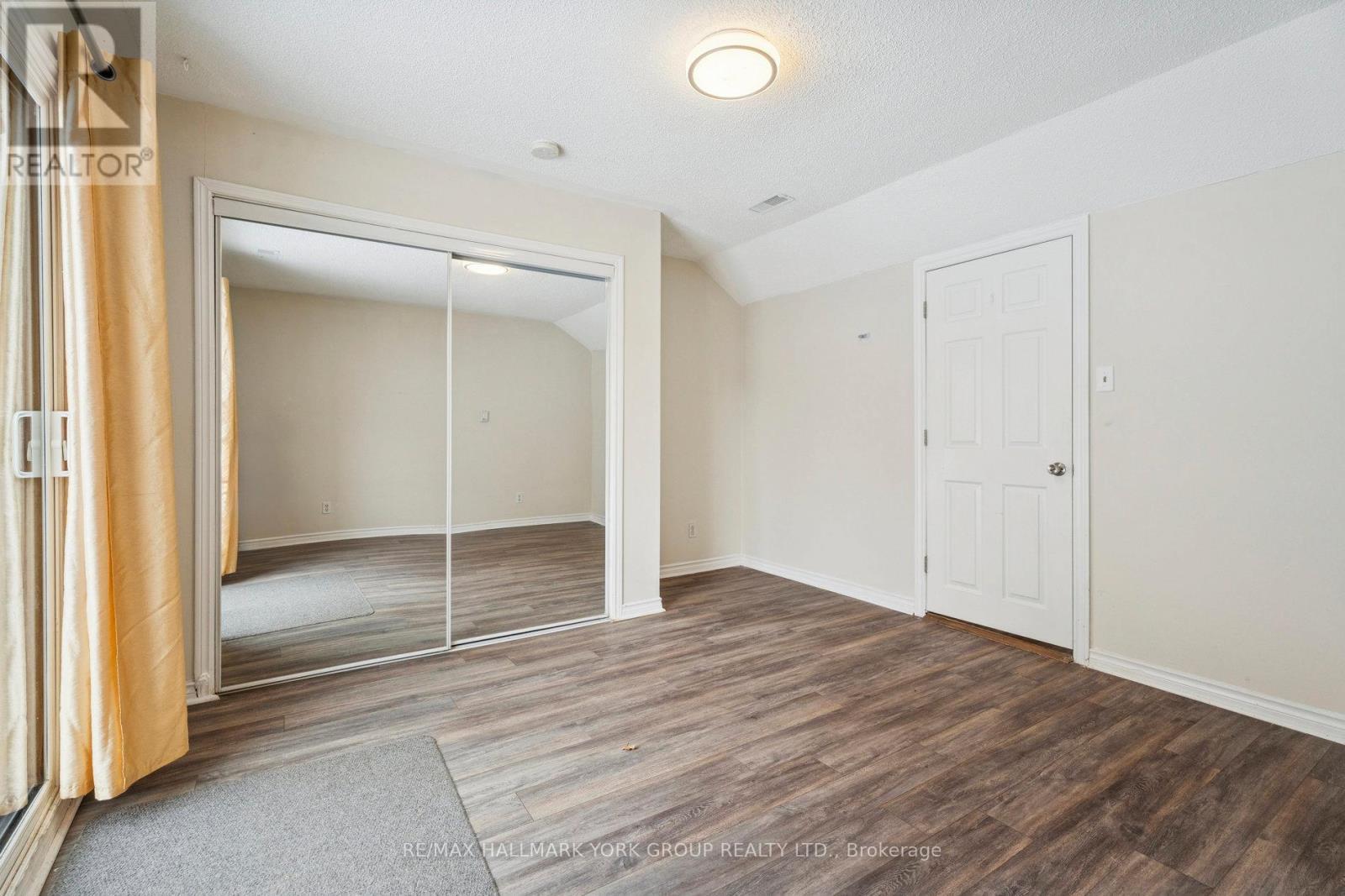 (East) - 351 Winnifred Drive, Georgina, ON - Indoor Photo Showing Other Room