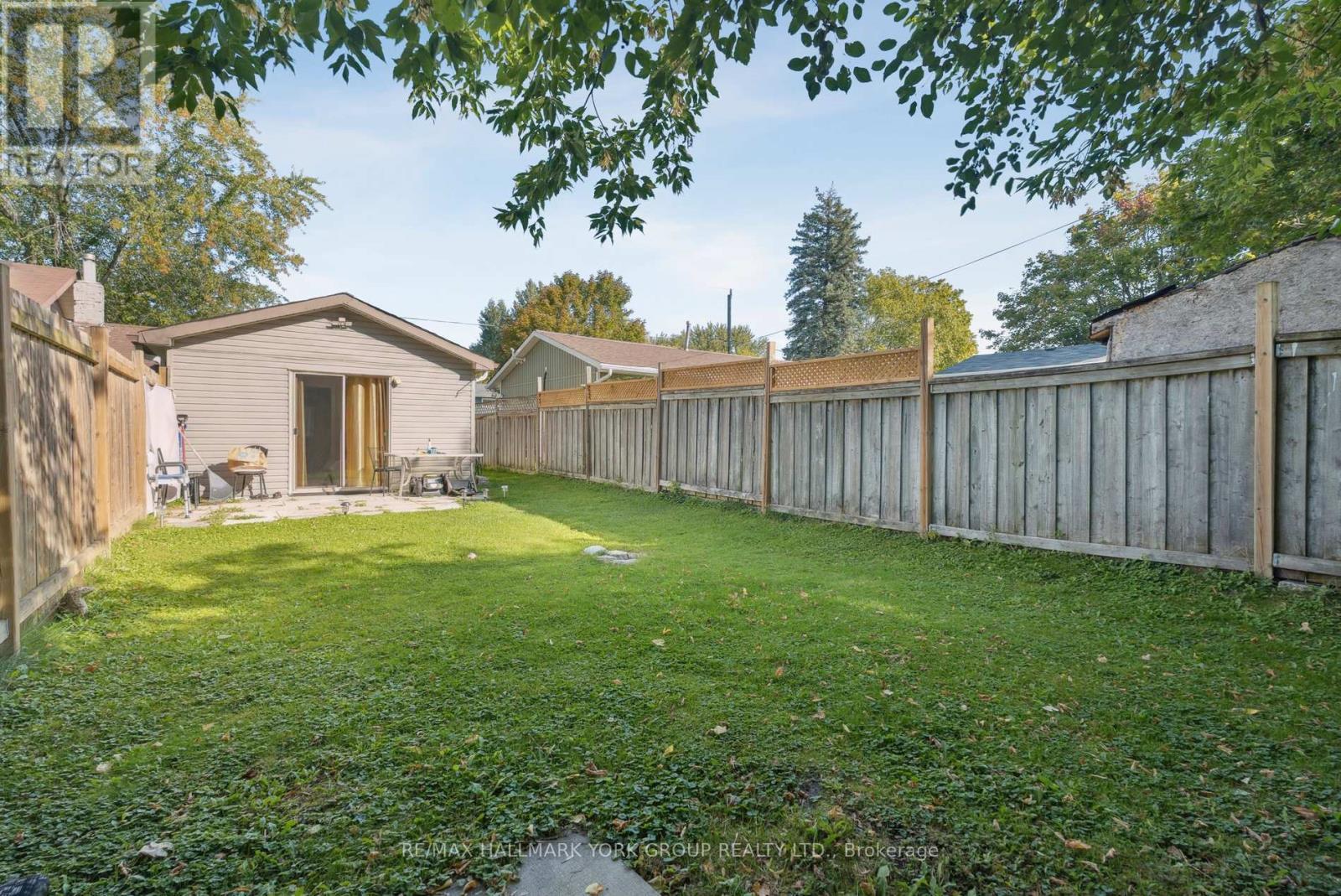 (East) - 351 Winnifred Drive, Georgina, ON - Outdoor With Backyard