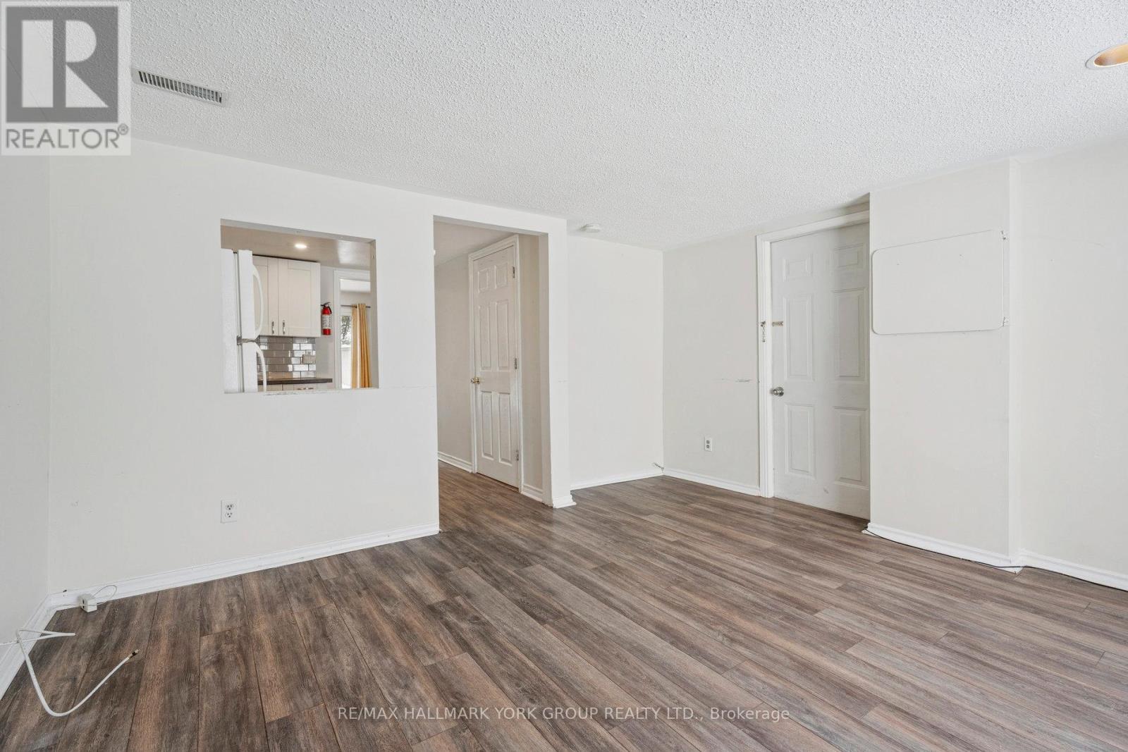 (East) - 351 Winnifred Drive, Georgina, ON - Indoor Photo Showing Other Room