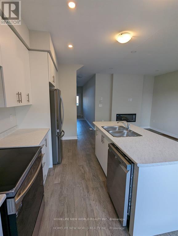 18 - 30 Mia Drive, Hamilton, ON - Indoor Photo Showing Kitchen With Stainless Steel Kitchen With Double Sink