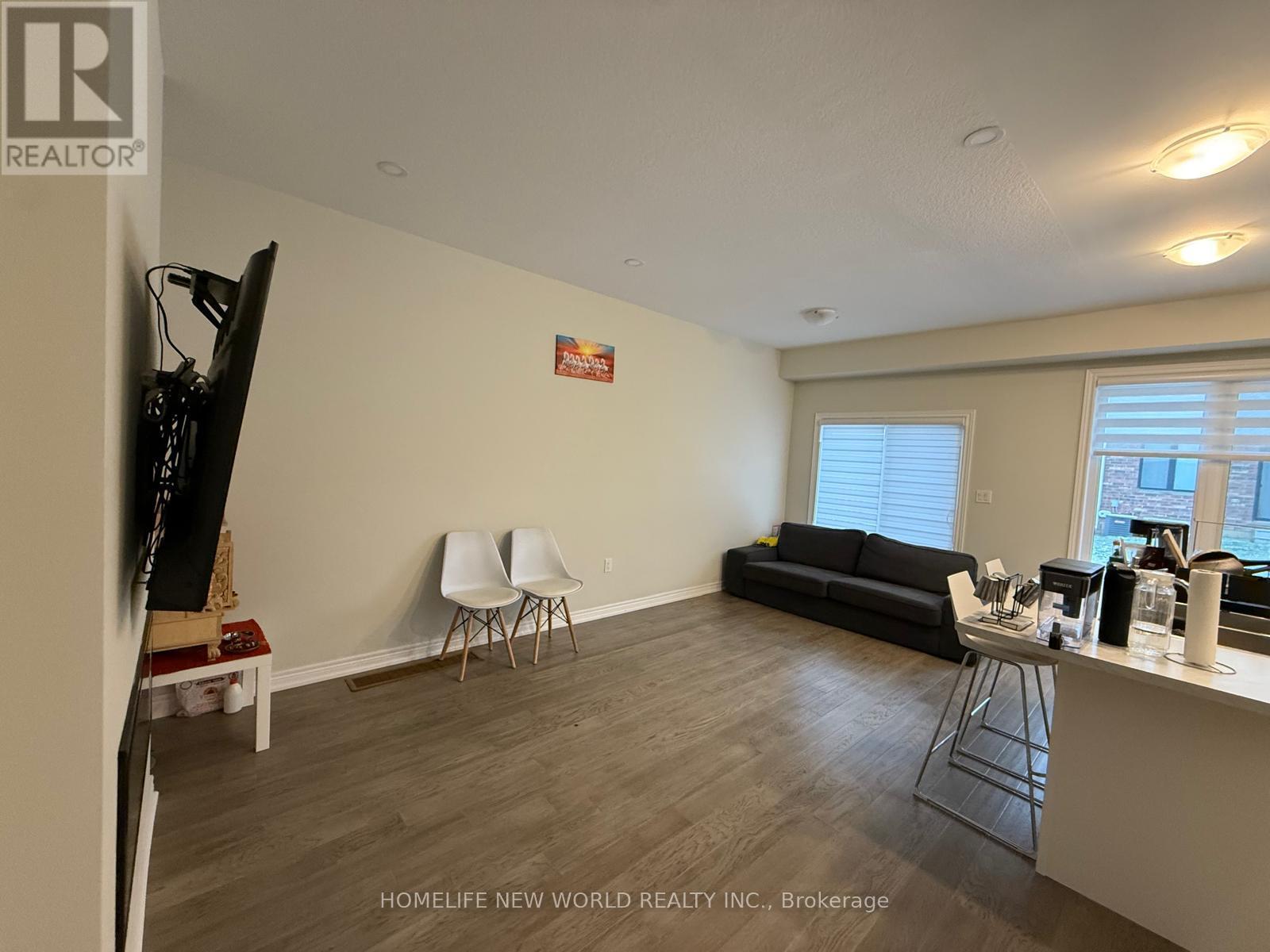 18 - 30 Mia Drive, Hamilton, ON - Indoor