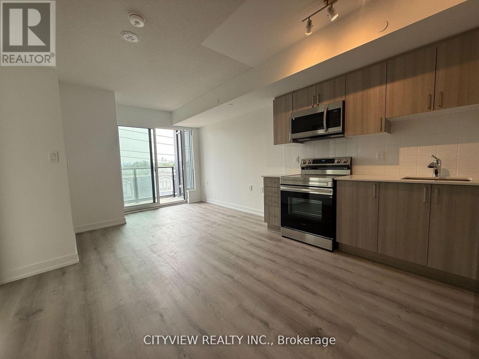 413 - 556 Marlee Avenue, Toronto, ON - Indoor Photo Showing Kitchen