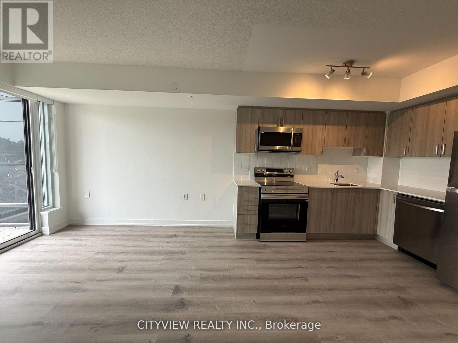 413 - 556 Marlee Avenue, Toronto, ON - Indoor Photo Showing Kitchen
