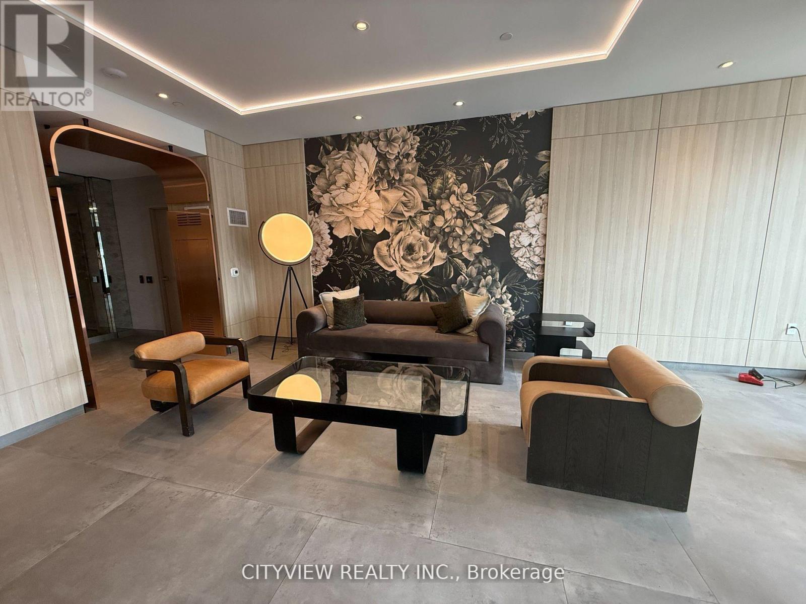 413 - 556 Marlee Avenue, Toronto, ON - Indoor