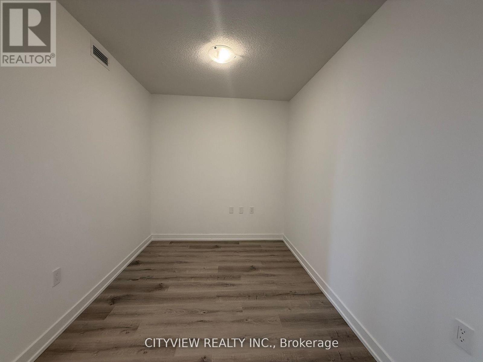 413 - 556 Marlee Avenue, Toronto, ON - Indoor Photo Showing Other Room