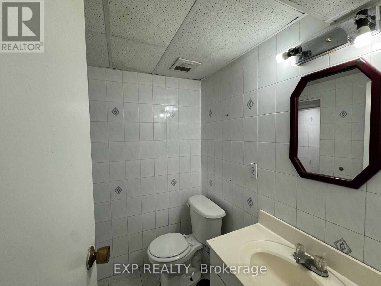 3690 Ellengale Drive, Mississauga, ON - Indoor Photo Showing Bathroom