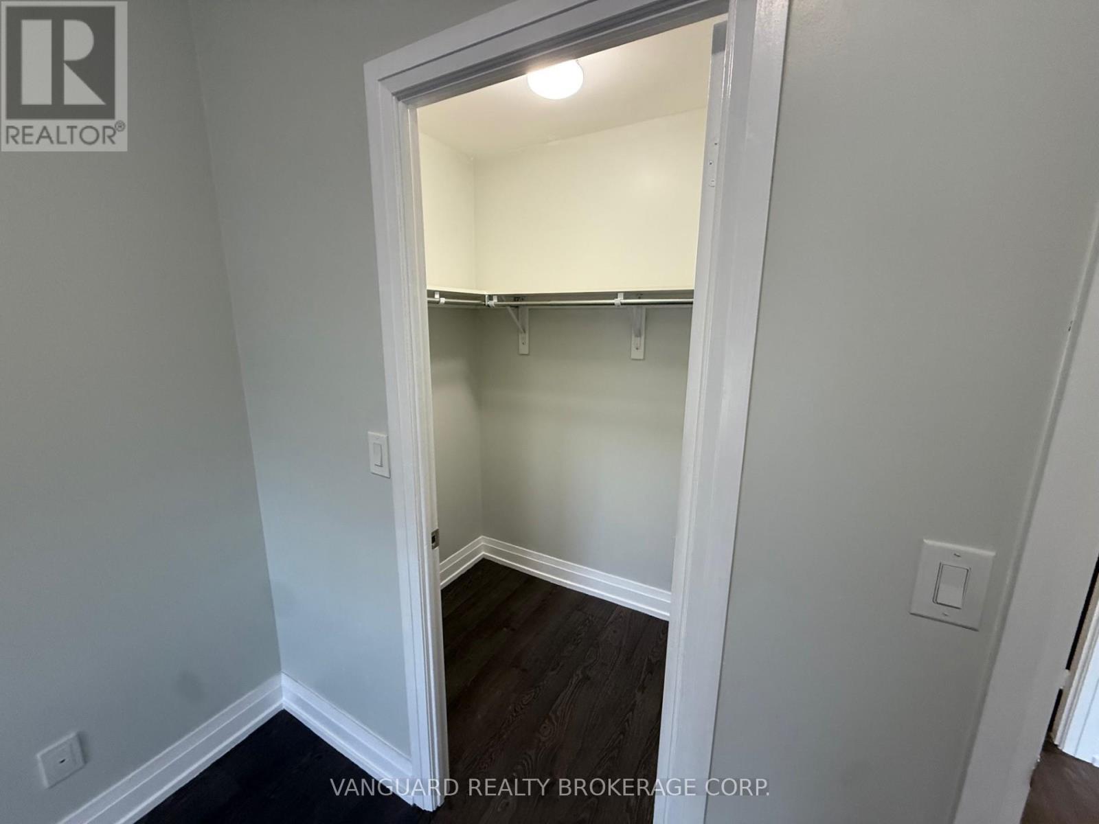 316 - 3600 Highway 7, Vaughan, ON - Indoor