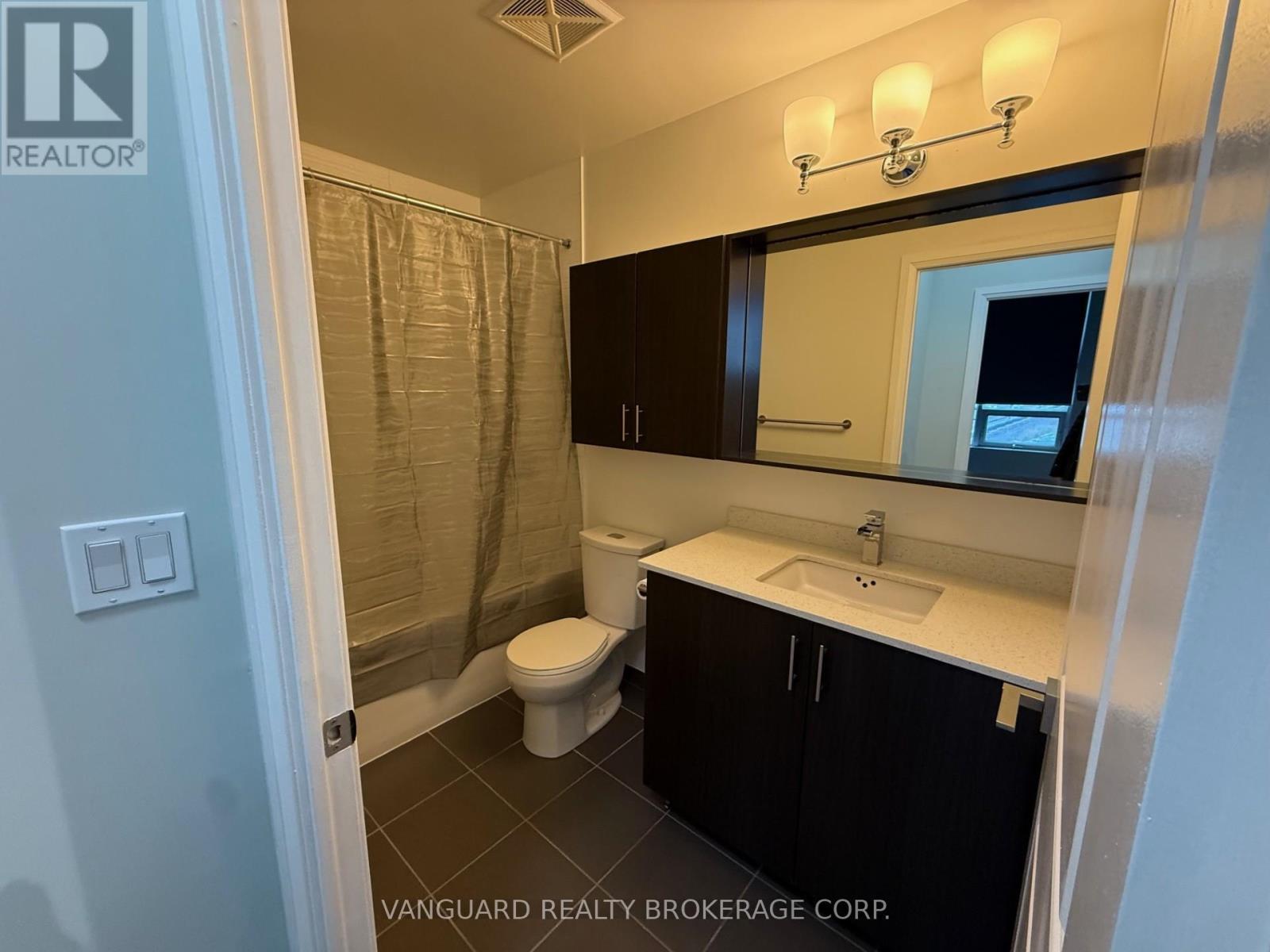 316 - 3600 Highway 7, Vaughan, ON - Indoor Photo Showing Bathroom