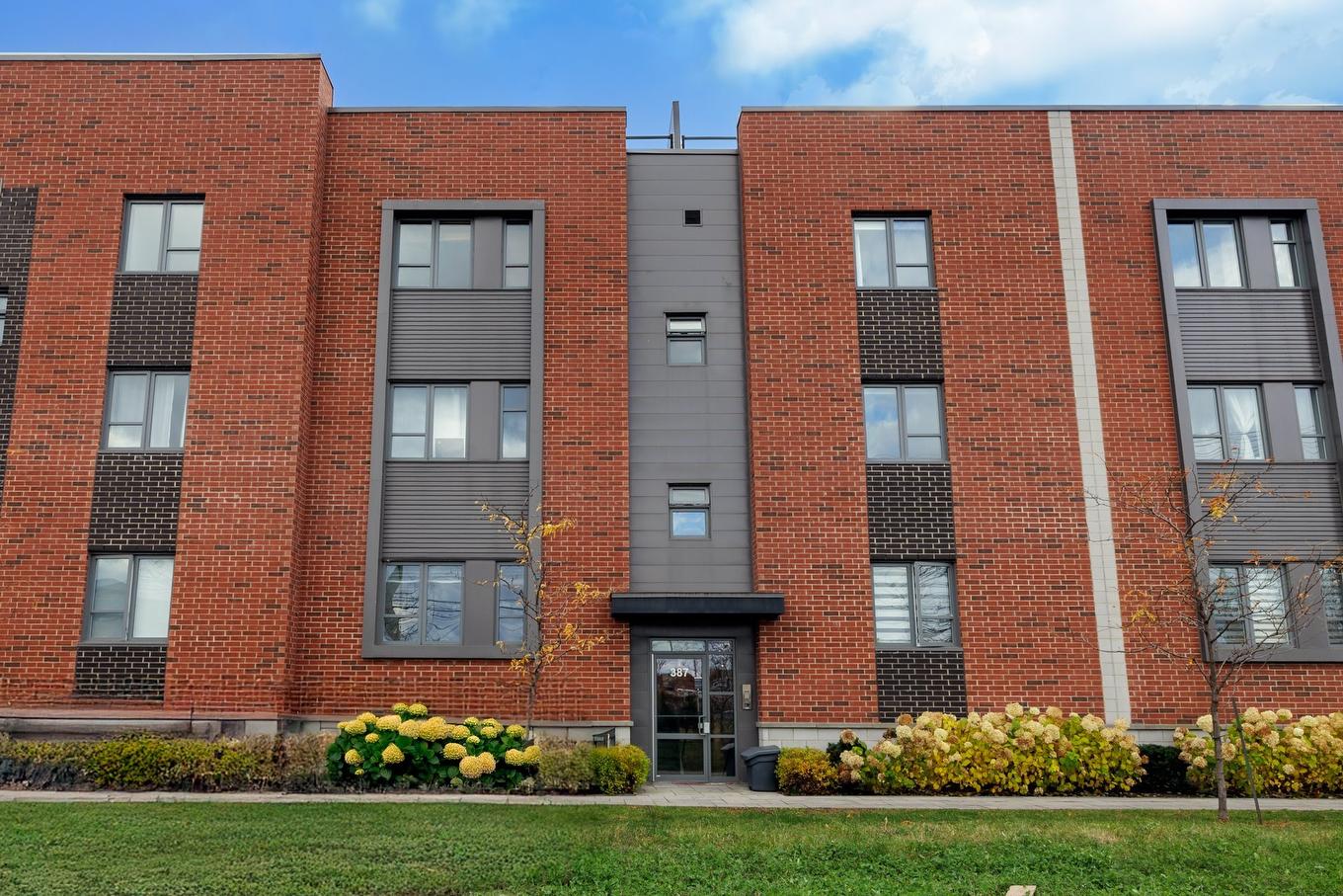 Façade - 102-387 Av. Skaniatarati, Montréal (Lachine), QC - Outdoor With Exterior