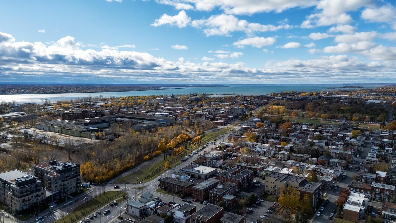 Photo aérienne - 102-387 Av. Skaniatarati, Montréal (Lachine), QC - Outdoor With View