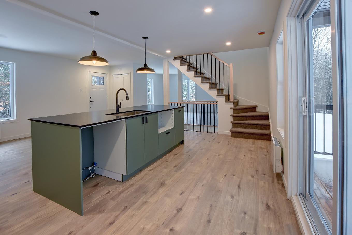 Kitchen - 184 Rue Lajeunesse, Saint-Colomban, QC - Indoor Photo Showing Other Room