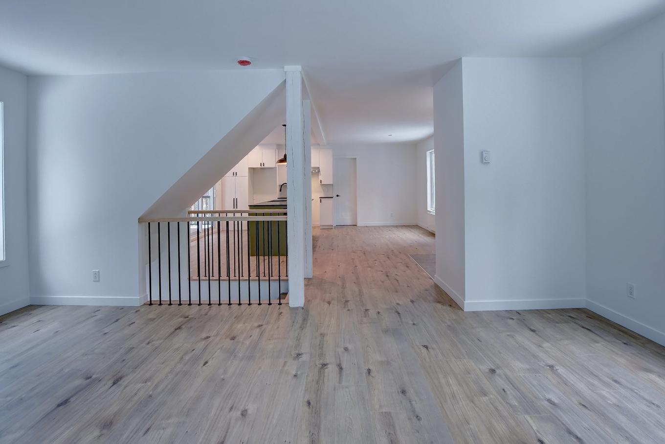 Living room - 184 Rue Lajeunesse, Saint-Colomban, QC - Indoor Photo Showing Other Room