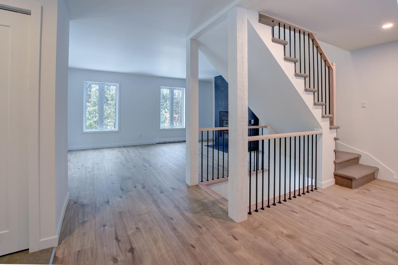 Water view - 184 Rue Lajeunesse, Saint-Colomban, QC - Indoor Photo Showing Other Room