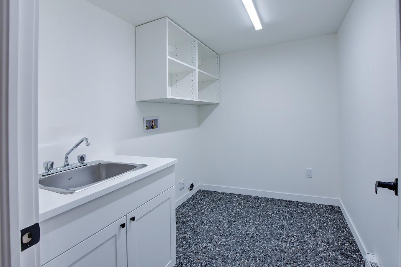 Laundry room - 184 Rue Lajeunesse, Saint-Colomban, QC - Indoor