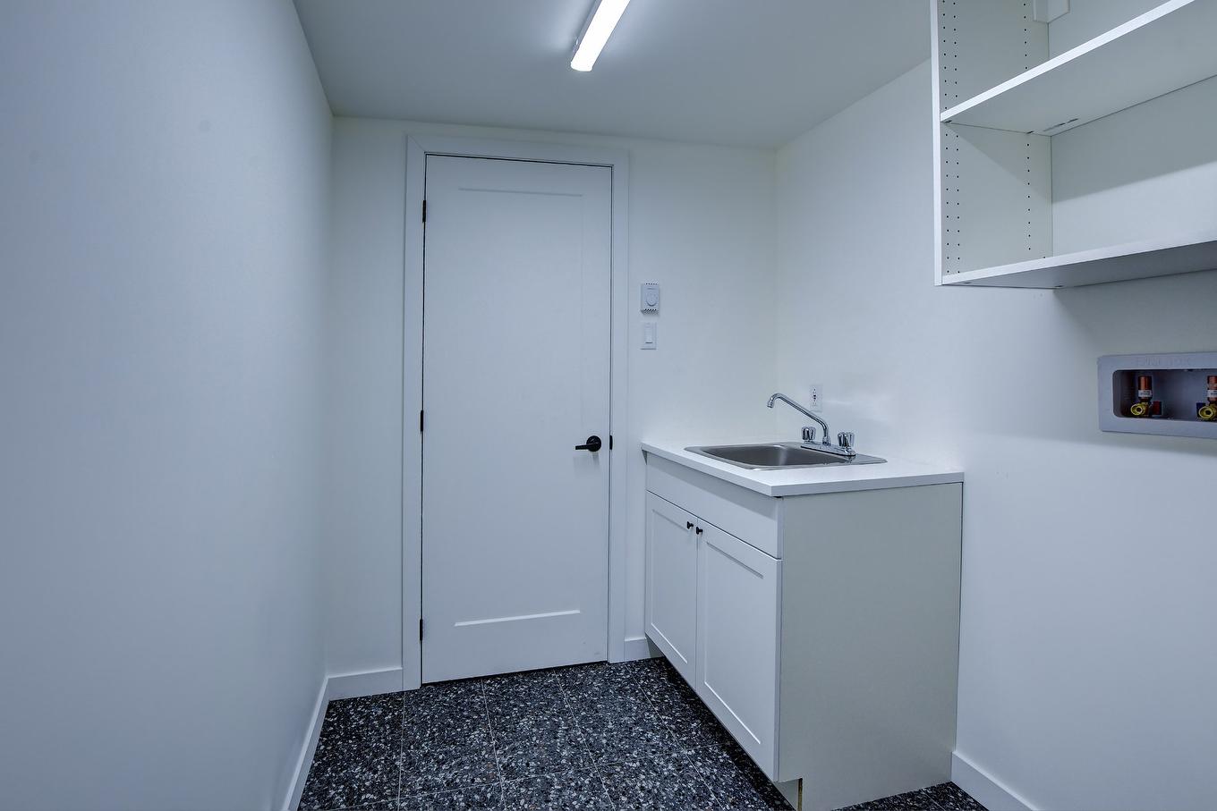 Laundry room - 184 Rue Lajeunesse, Saint-Colomban, QC - Indoor Photo Showing Other Room