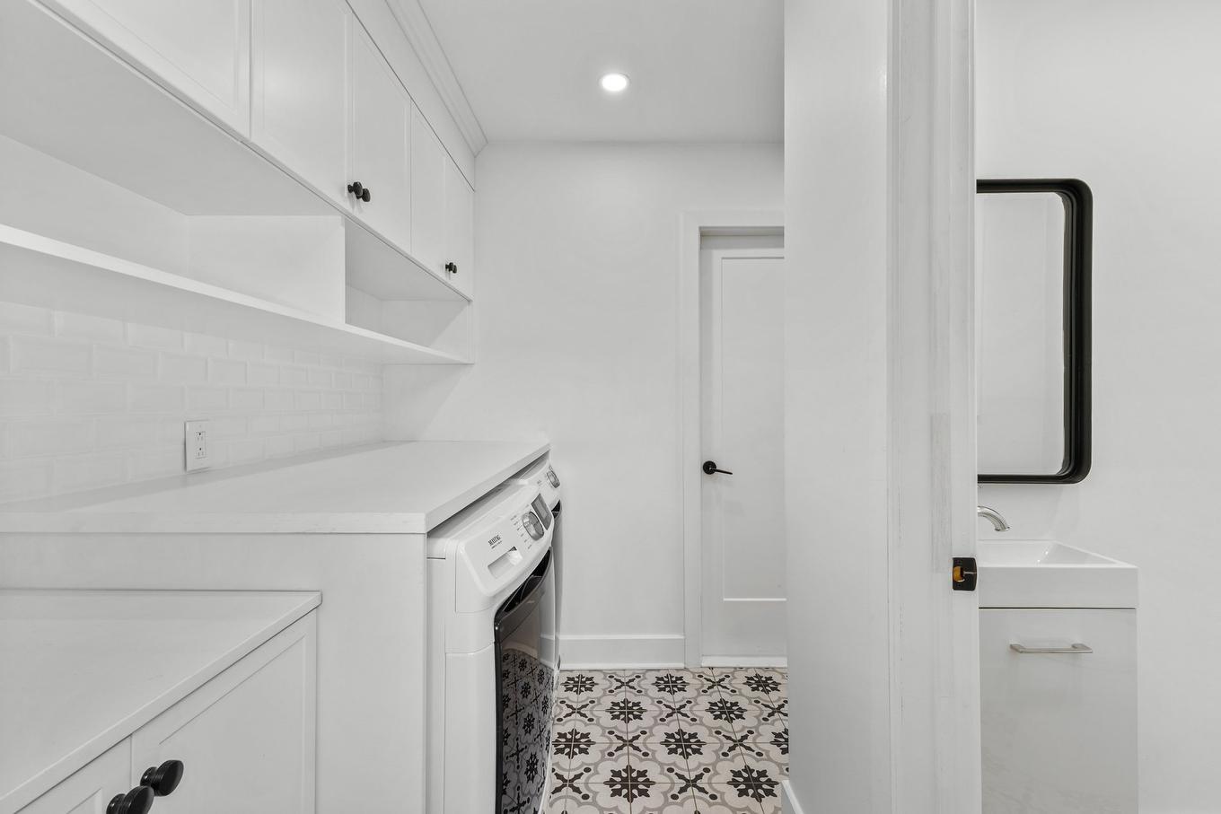 Salle de lavage - 155 Shannon Park Street, Beaconsfield, QC - Indoor Photo Showing Laundry Room