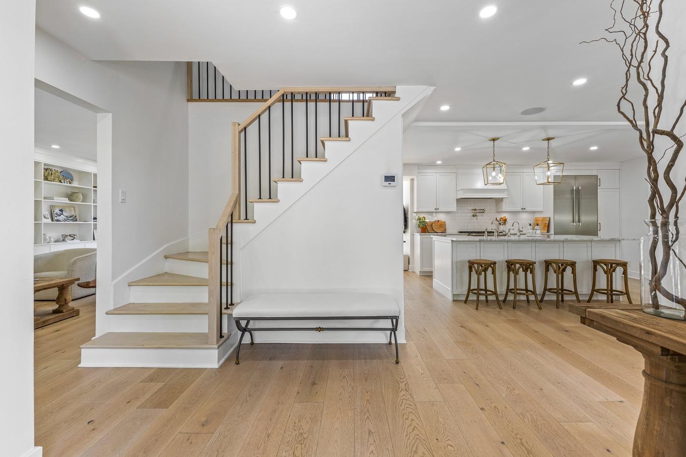 Escalier - 155 Shannon Park Street, Beaconsfield, QC - Indoor Photo Showing Other Room