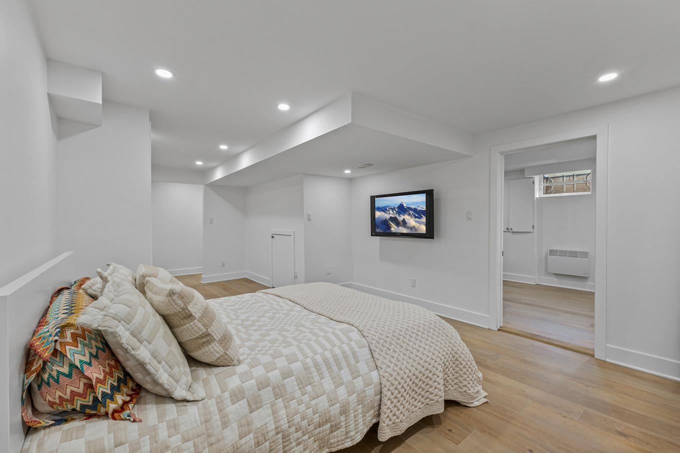 Boudoir - 155 Shannon Park Street, Beaconsfield, QC - Indoor Photo Showing Bedroom