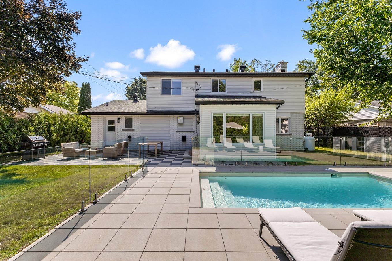 Cour - 155 Shannon Park Street, Beaconsfield, QC - Outdoor With In Ground Pool