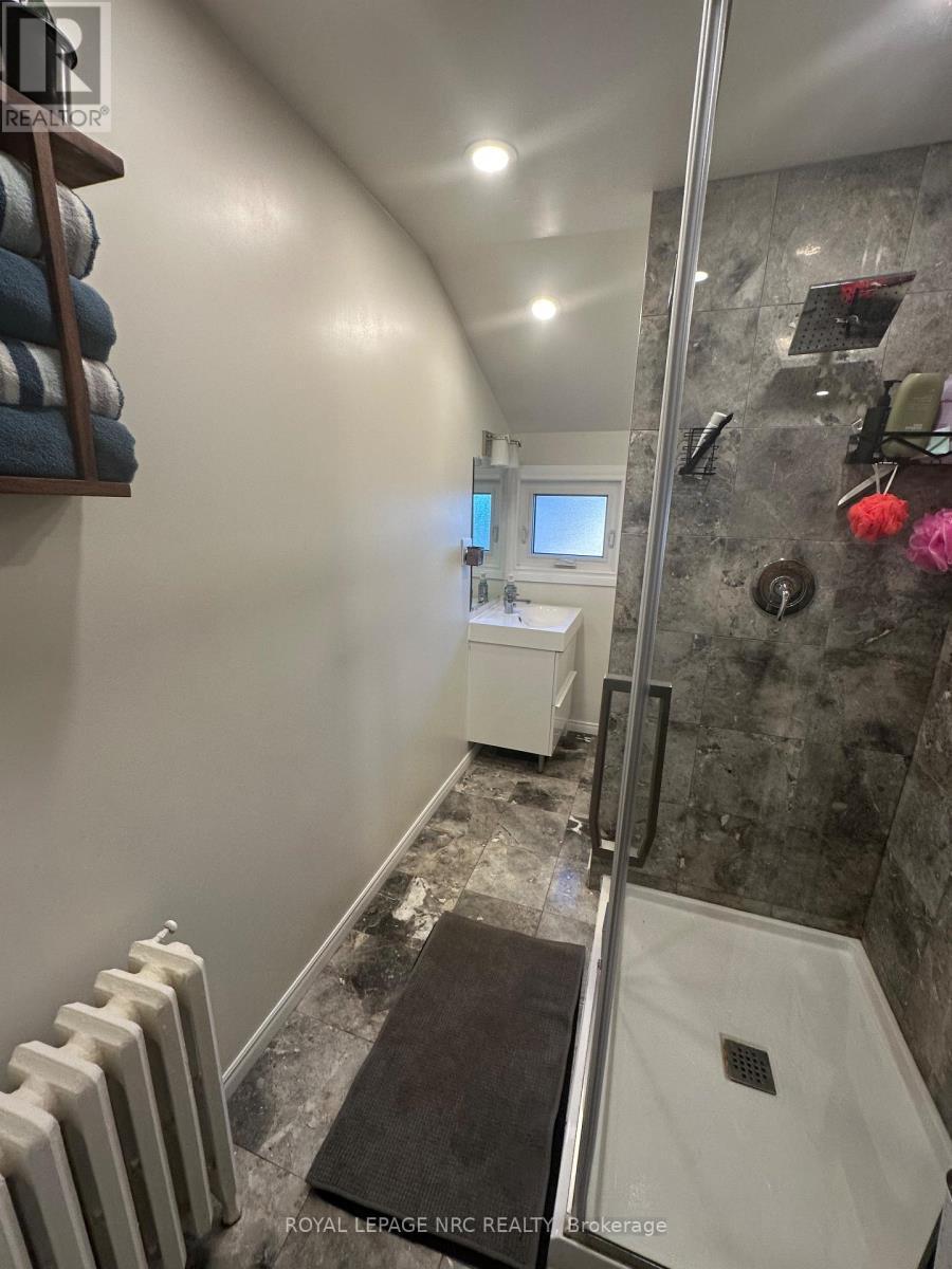 3 Portland Street, Thorold (Thorold Downtown), ON - Indoor Photo Showing Other Room