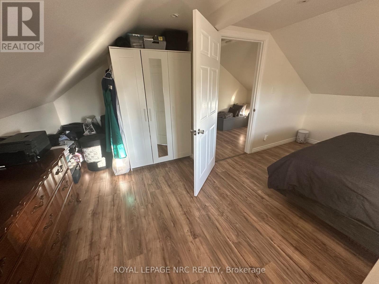 3 Portland Street, Thorold (Thorold Downtown), ON - Indoor Photo Showing Bedroom