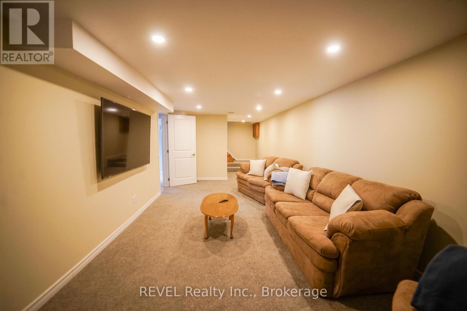 8685 Roosevelt Street, Niagara Falls (Chippawa), ON - Indoor