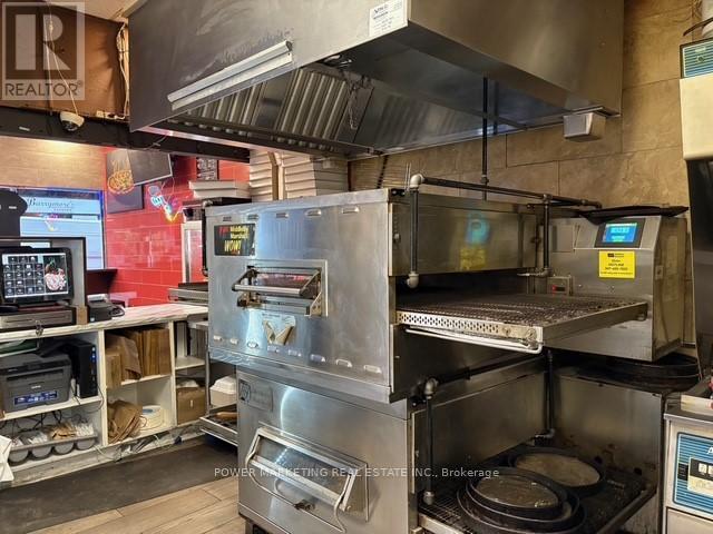 320 Bank Street, Ottawa, ON