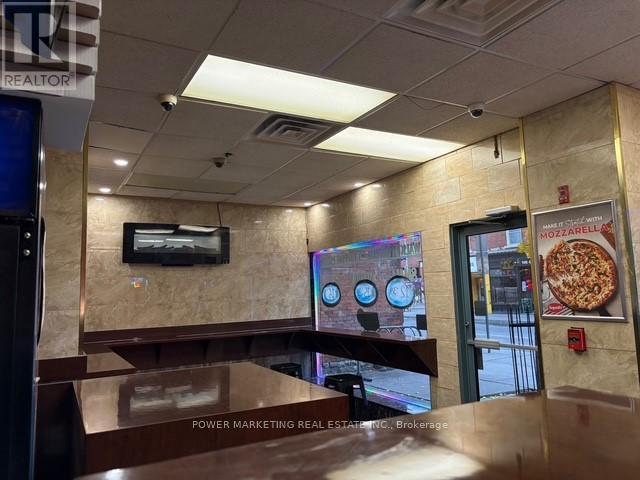 320 Bank Street, Ottawa, ON