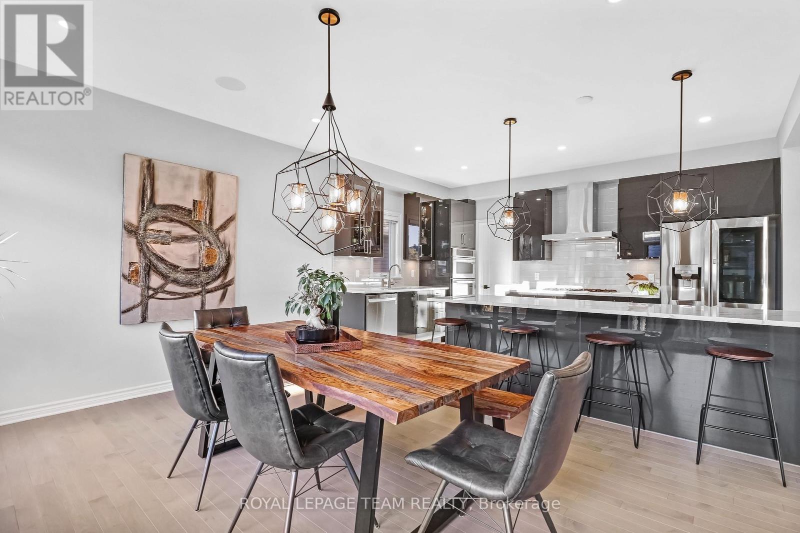 711 Moonflower Crescent, Ottawa, ON - Indoor Photo Showing Dining Room