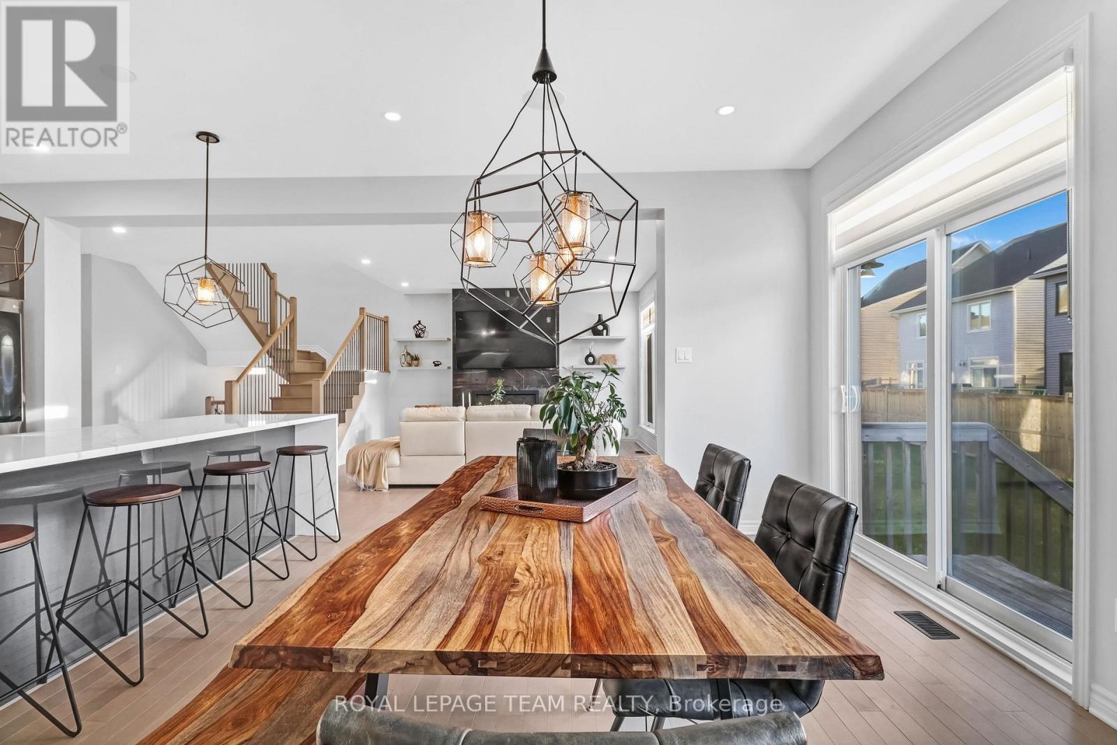 711 Moonflower Crescent, Ottawa, ON - Indoor Photo Showing Dining Room
