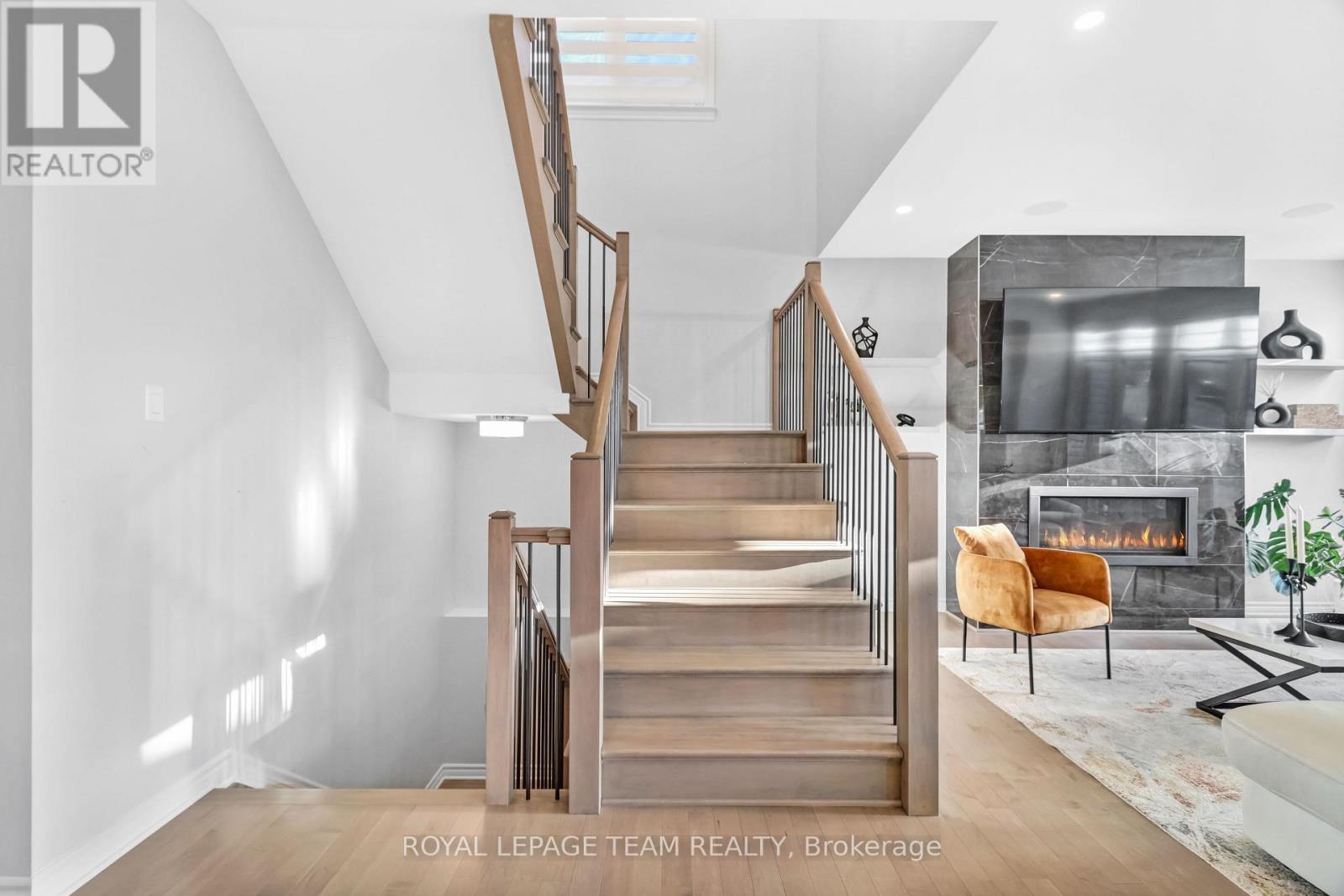 711 Moonflower Crescent, Ottawa, ON - Indoor Photo Showing Other Room With Fireplace