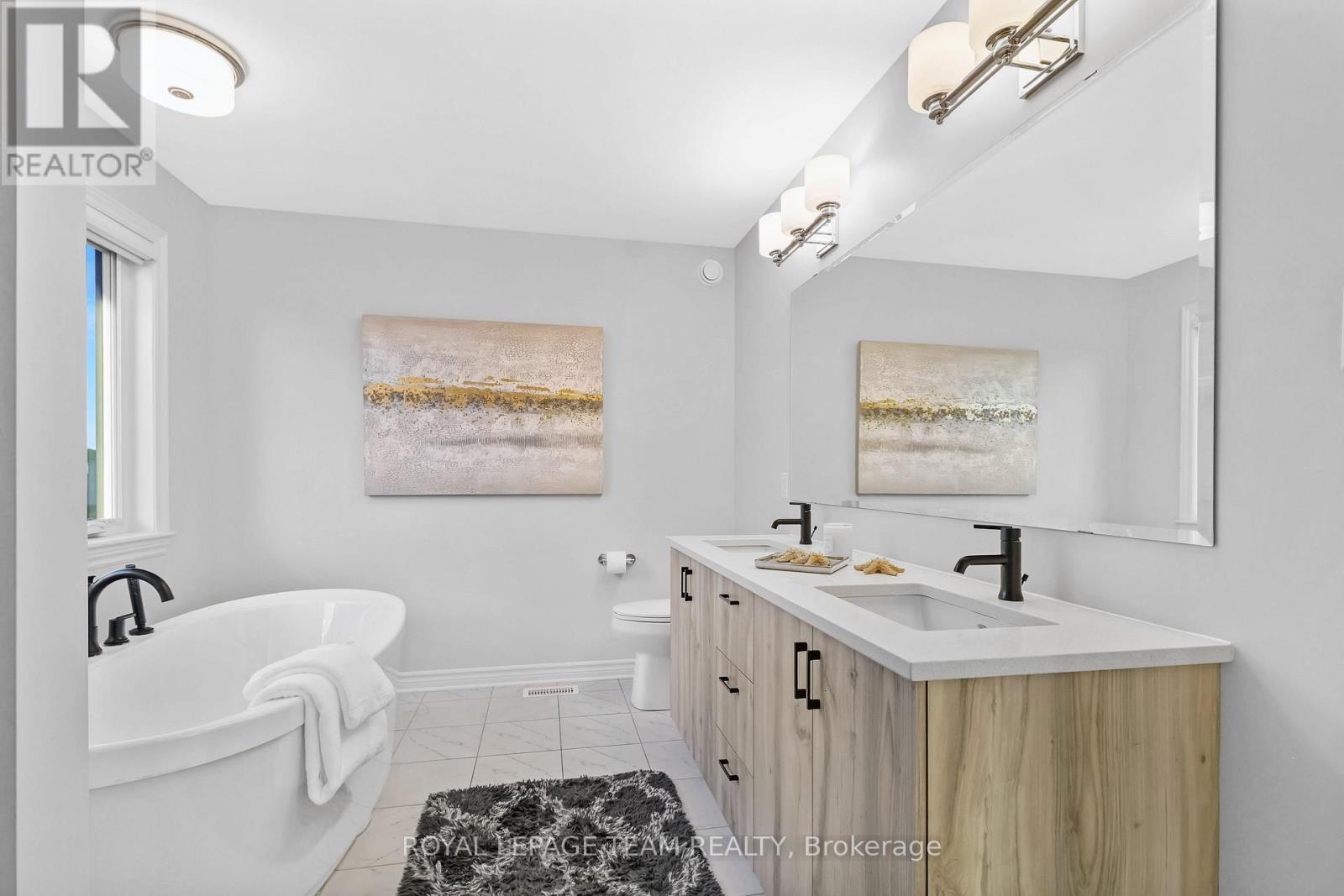711 Moonflower Crescent, Ottawa, ON - Indoor Photo Showing Bathroom