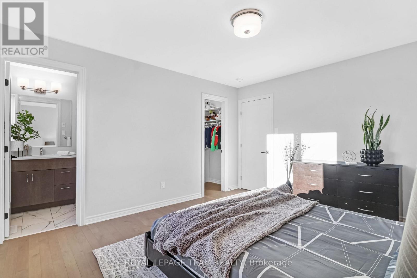 711 Moonflower Crescent, Ottawa, ON - Indoor Photo Showing Bedroom