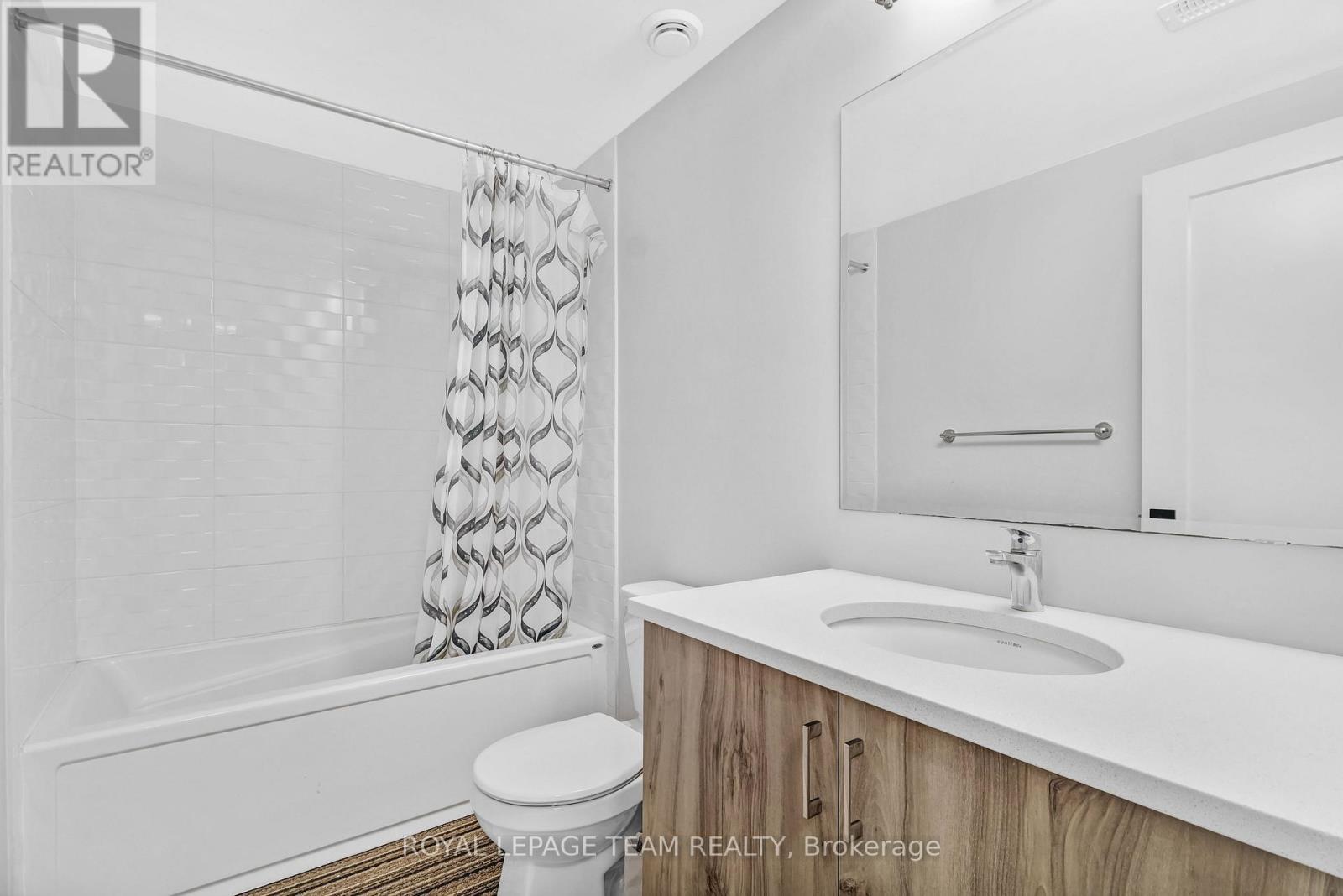 711 Moonflower Crescent, Ottawa, ON - Indoor Photo Showing Bathroom